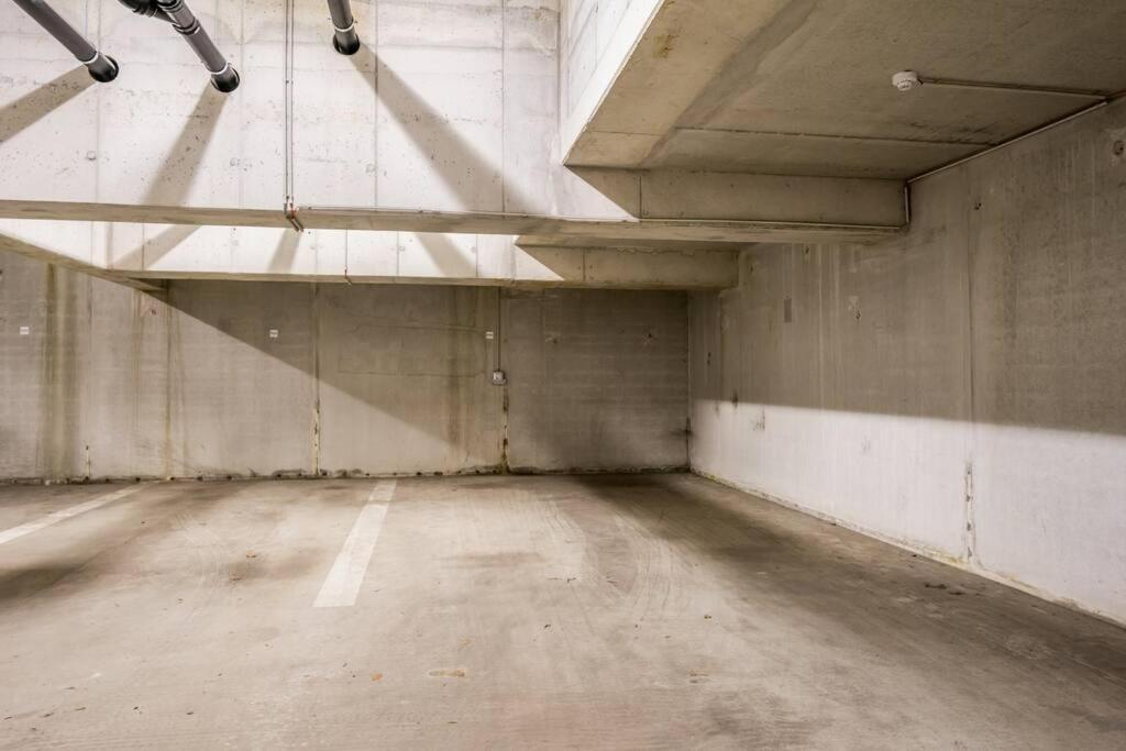 Large Penthouse - Private Parking - In A Beautiful Domain Appartement Antwerpen Buitenkant foto