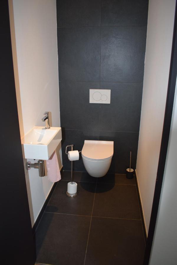 Large Penthouse - Private Parking - In A Beautiful Domain Appartement Antwerpen Buitenkant foto
