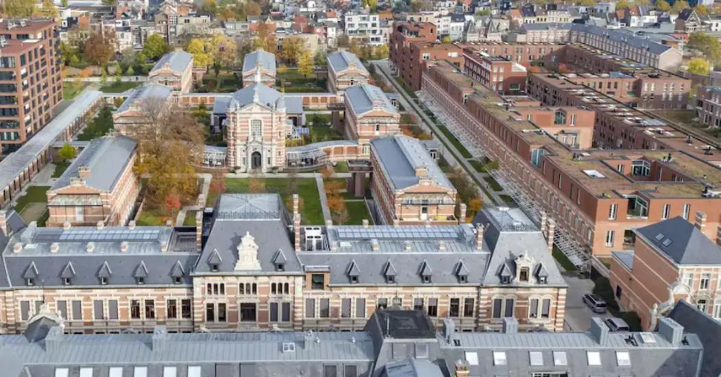 Large Penthouse - Private Parking - In A Beautiful Domain Appartement Antwerpen Buitenkant foto